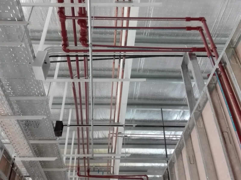 Sectorización del suministro de oxígeno, aire comprimido y vacío mediante la instalación de válvulas de corte.